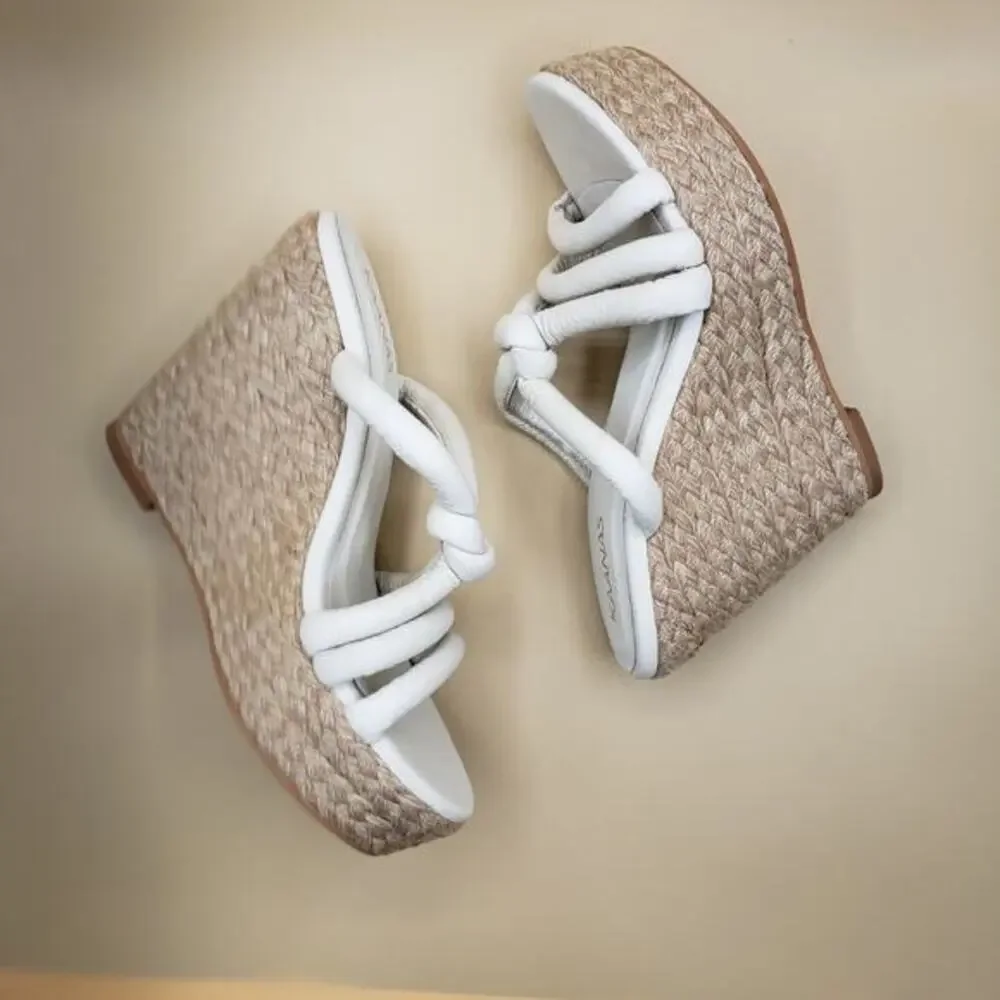Kaanas x REVOLVE Daniela Wedge Sandals in Ivory Size 8 Summer Dress Shoes‎
